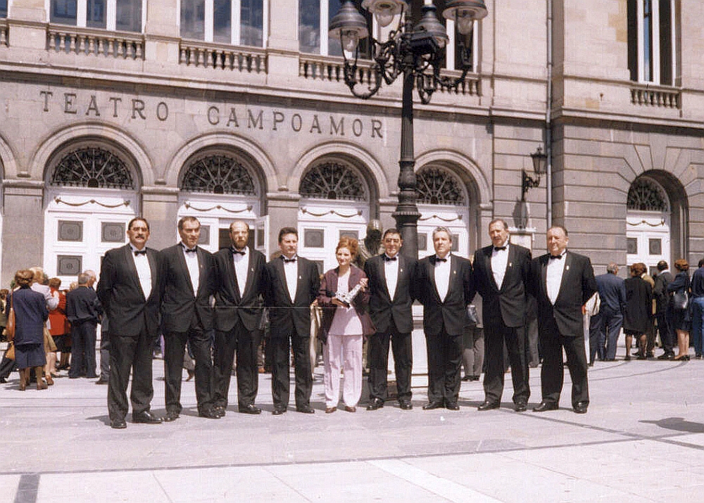 2000 Ganadores IX Concurso de Folclore Ciudad de Oviedo.jpg